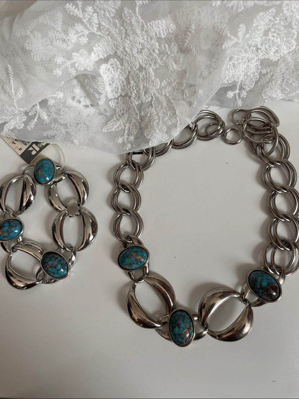 VINTAGE INDIAN JEWELRY NECKLACE AND BRACELET   NWT.   WILL NOT TARNUSH